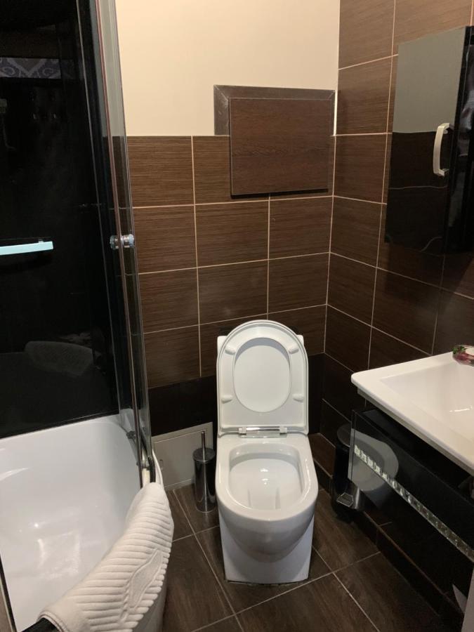阿拉木图 Deluxe Plaza酒店 外观 照片