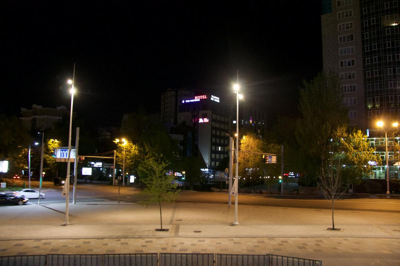 阿拉木图 Deluxe Plaza酒店 外观 照片